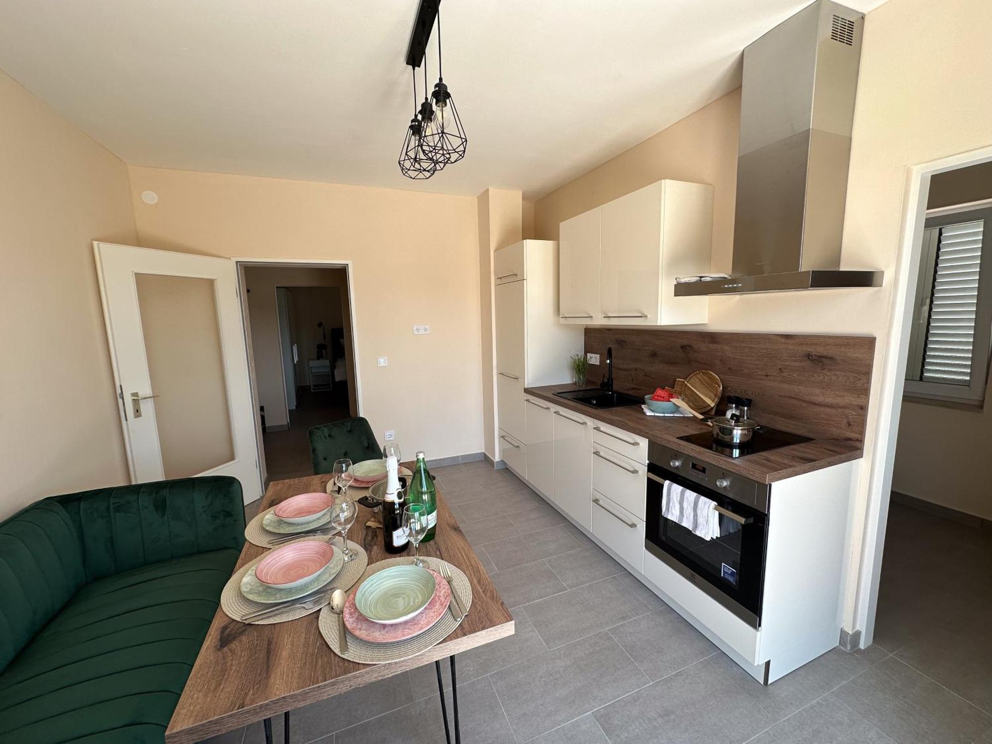 Apartment Barun 200m From Seline