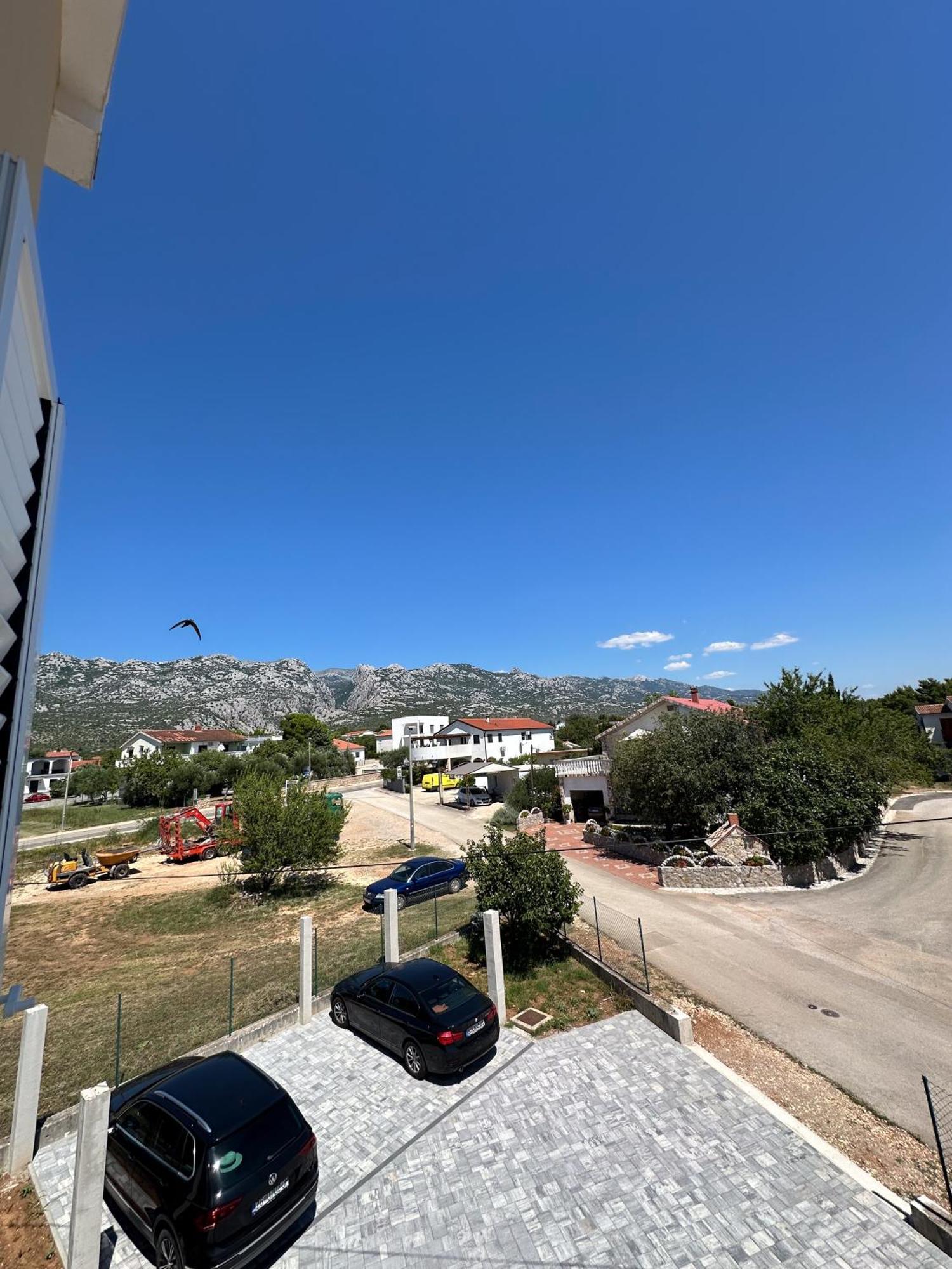 Apartment Barun 200m From *